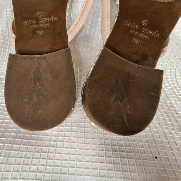 *LIKE NEW* Kate Spade Sandals/Flip Flops - Picture 3 of 14